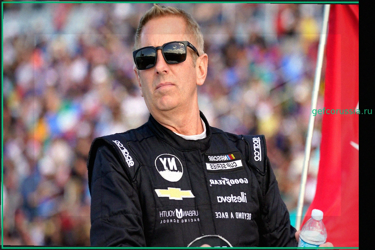 Мужчина из Джорджии обвинен в краже из дома гонщика NASCAR Грега Биффла после ложного сообщения об авиакатастрофе